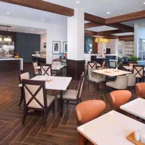 Dining area perfect for coworking at Hilton Garden Inn Burbank Downtown.