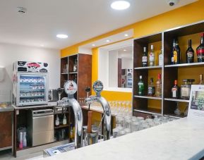 Hotel bar at Aparthotel Best Western Plus London Croydon.