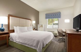 Day use room with work desk at Hampton Inn Phoenix-Midtown-Downtown Area.