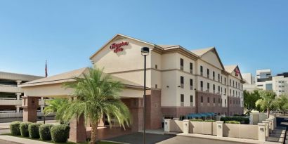 Hotel exterior at Hampton Inn Phoenix-Midtown-Downtown Area.