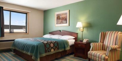 Day use room with natural light at Coratel Inn & Suites By Jasper New Richmond.