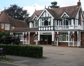 Exterior view at Gatwick Belmont Hotel.