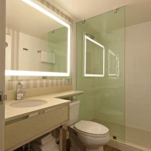 Guest bathroom with shower at The Garland.