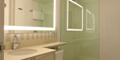 Guest bathroom with shower at The Garland.