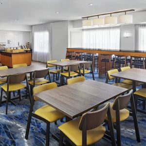 Dining area perfect for coworking at Fairfield Inn By Marriott Denver Airport.