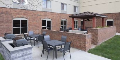 Barbecue area at Fairfield Inn By Marriott Denver Airport.