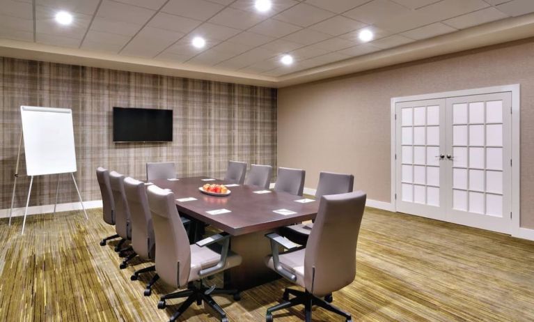 Meeting room at Courtyard By Marriott Charlotte Airport/Billy Graham Parkway.