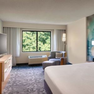 Day use room with natural light at Courtyard By Marriott Charlotte Airport/Billy Graham Parkway.