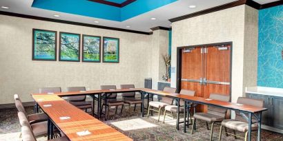 Meeting room at Hampton Inn & Suites Atlanta Perimeter Dunwoody.