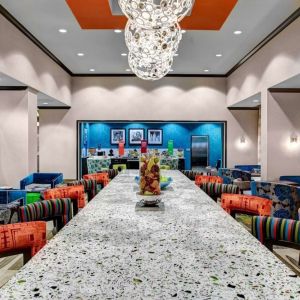 Dining area perfect for coworking at Hampton Inn & Suites Atlanta Perimeter Dunwoody.