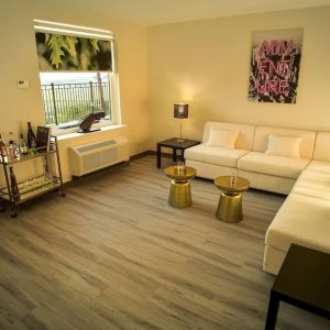 In-room living at Wyndham Garden North Bergen Near Secaucus.