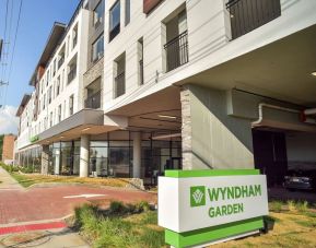 Hotel entrance at Wyndham Garden North Bergen Near Secaucus.