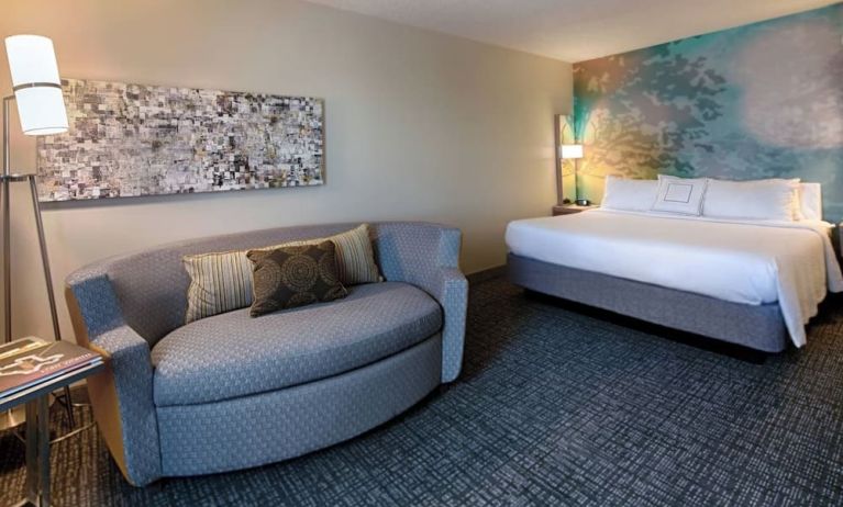 Day use room with sofa at Courtyard By Marriott Dallas DFW Airport North/Irving.