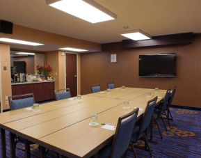 Meeting room at Courtyard By Marriott Dallas DFW Airport North/Irving.