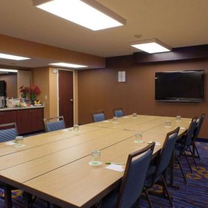 Meeting room at Courtyard By Marriott Dallas DFW Airport North/Irving.