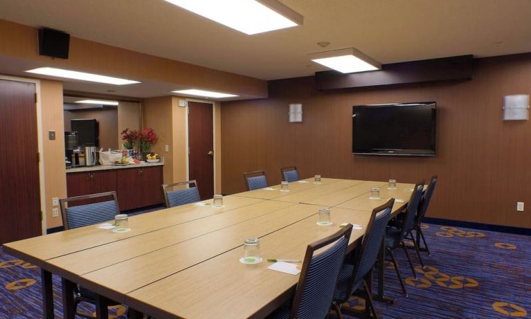 Meeting room at Courtyard By Marriott Dallas DFW Airport North/Irving.