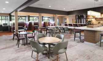 Dining area perfect for coworking at Courtyard By Marriott Dallas DFW Airport North/Irving.