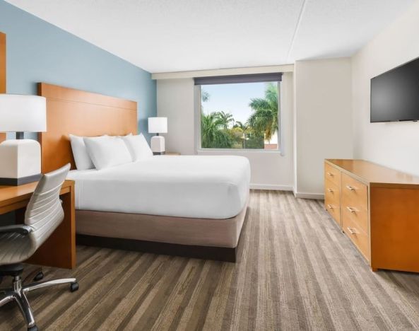 Day use room with work desk at Hyatt HOUSE Fort Lauderdale Airport-South & Cruise Port.