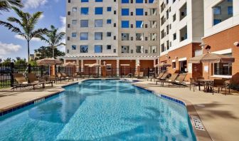 Refreshing outdoor pool at Hyatt HOUSE Fort Lauderdale Airport-South & Cruise Port.