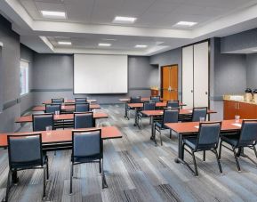 Spacious meeting room at Hyatt HOUSE Fort Lauderdale Airport-South & Cruise Port.