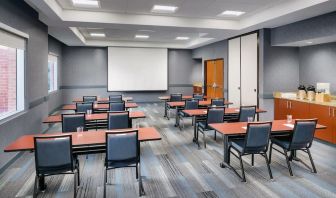 Spacious meeting room at Hyatt HOUSE Fort Lauderdale Airport-South & Cruise Port.