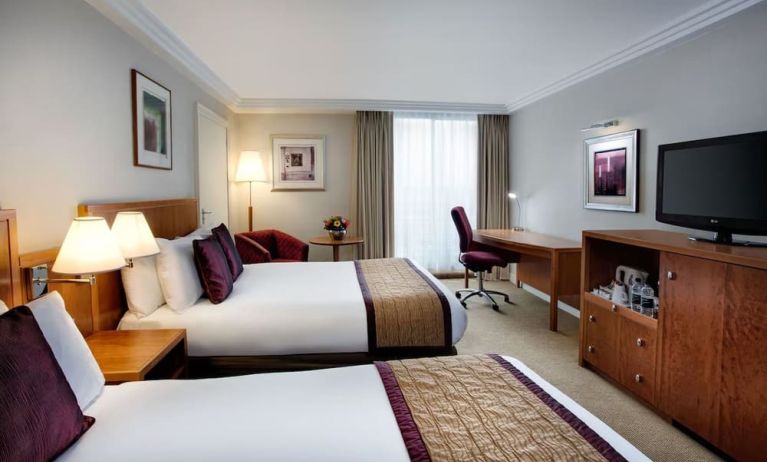 Day use twin room with work desk at Crowne Plaza London - Heathrow.