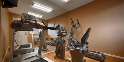 Fitness center at Best Western Pearland Inn.