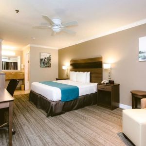 Day use room amenities at Best Western Pearland Inn.