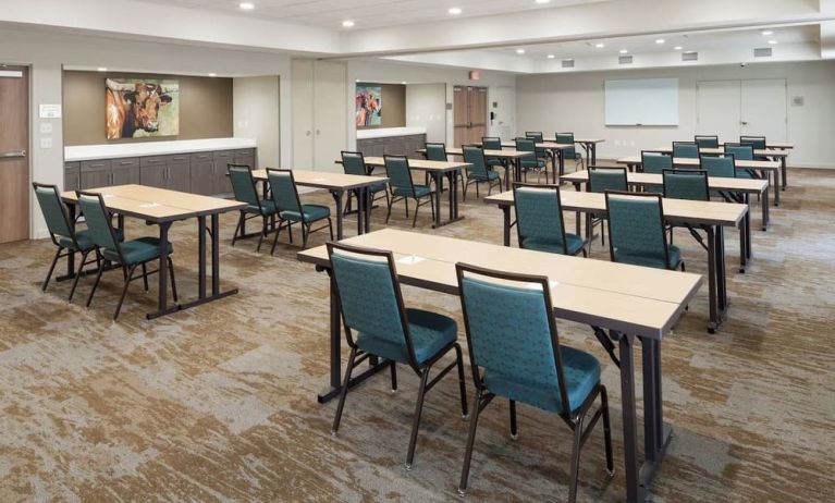 Meeting room at Courtyard By Marriott Fort Worth Historic Stockyards.