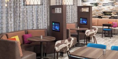 Media pods perfect for coworking at Courtyard By Marriott Fort Worth Historic Stockyards.