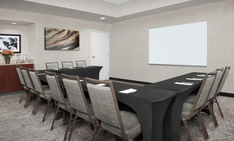 Meeting room at Courtyard By Marriott Hattiesburg.