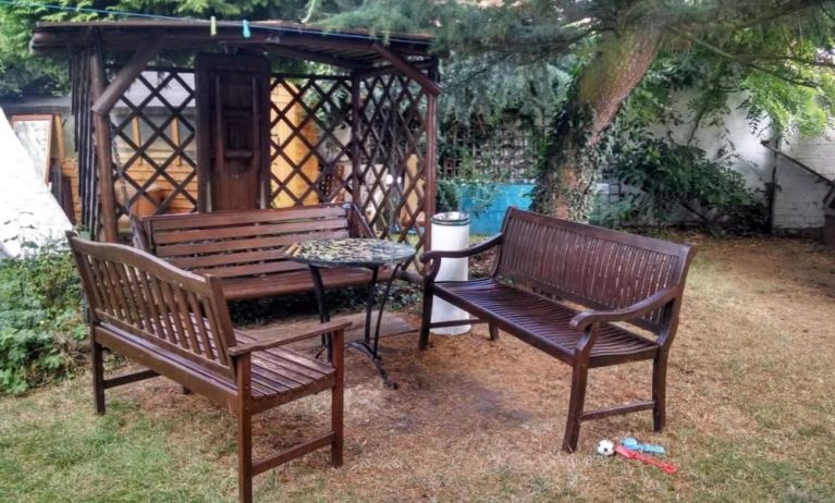 Outdoor sitting area at Campbell Guest House Hotel.