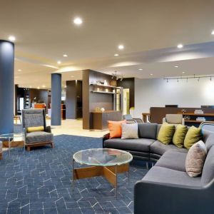 Lobby and coworking lounge at Courtyard By Marriott Houston NASA/Clear Lake.