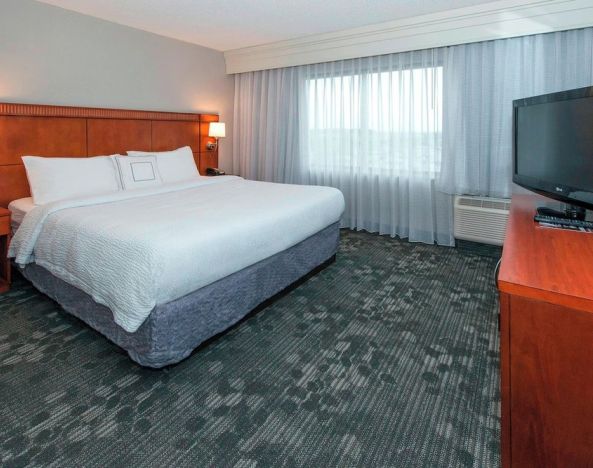 Day use room with natural light at Courtyard By Marriott Montgomery Prattville.