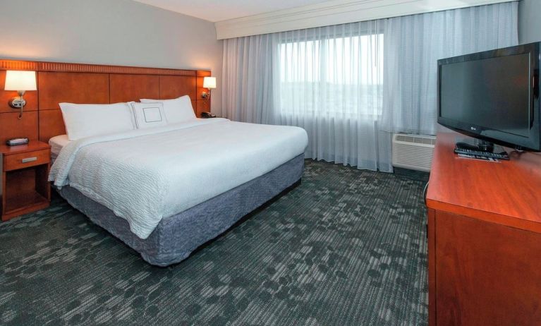 Day use room with natural light at Courtyard By Marriott Montgomery Prattville.