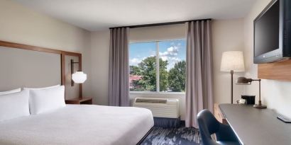 Day use room with work desk at Fairfield Inn & Suites By Marriott Albany.