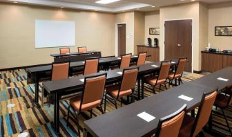 Meeting room at Fairfield Inn & Suites By Marriott Houston Pasadena.