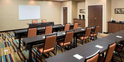 Meeting room at Fairfield Inn & Suites By Marriott Houston Pasadena.