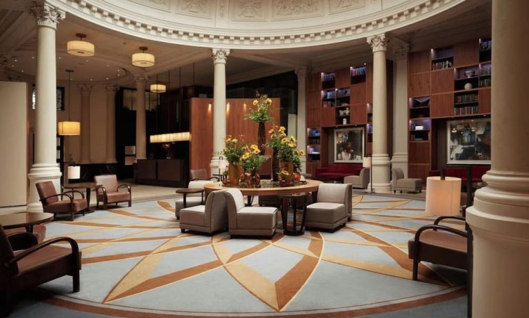 Lobby lounge at Threadneedles, Marriott Autograph Collection Hotel.