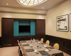 Professional meeting room at Threadneedles, Marriott Autograph Collection Hotel.