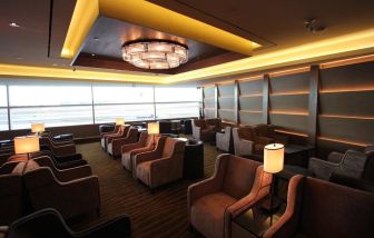 Ample seats with natural light perfect for coworking at Plaza Premium Lounge - Terminal 3 (YYZ).