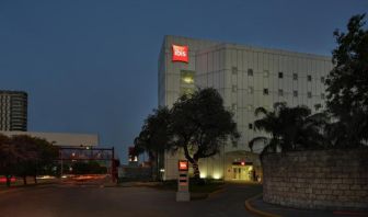 Ibis Monterrey Valle