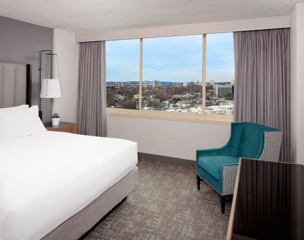 Day use room with natural light at Hyatt Regency Boston/Cambridge.
