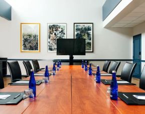 Professional meeting room at Hyatt Regency Boston/Cambridge.