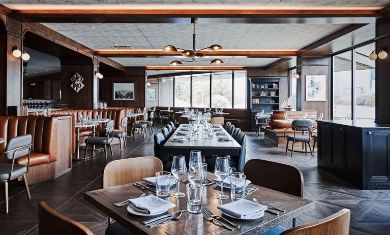 Dining area perfect for coworking at Hyatt Regency Boston/Cambridge.