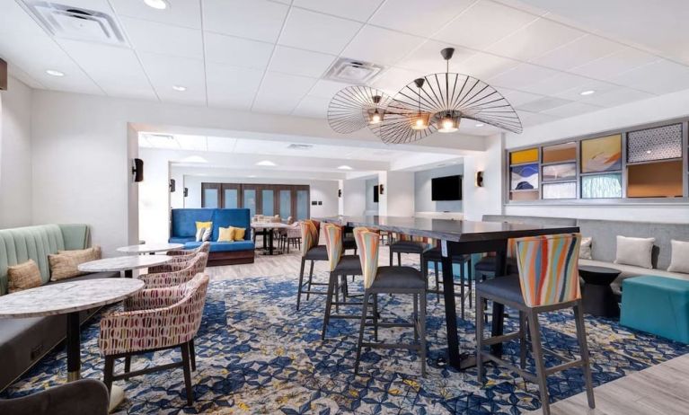 Bar and coworking space at Hampton Inn Chicago Orland Park.