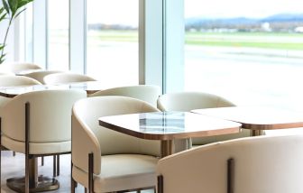 Ample seats with natural light perfect for coworking at Plaza Premium Lounge (YVR).