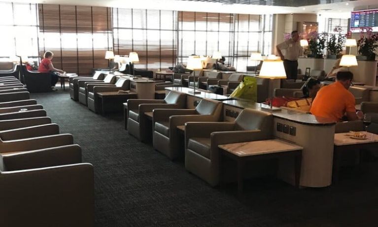 Ample seats available perfect for coworking at SATS Premier Lounge - Terminal 2 (SIN).
