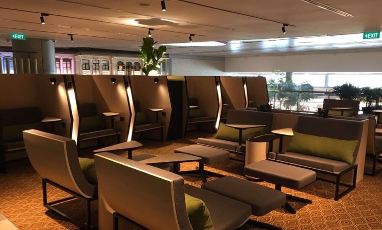 Ample seats perfect for coworking at BLOSSOM - SATS & Plaza Premium Lounge - Terminal 4 (SIN).