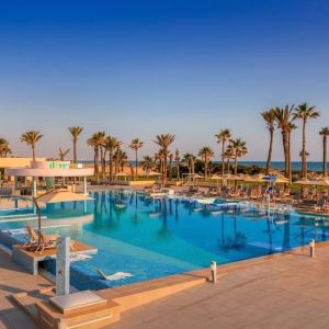 Outdoor pool at Hilton Skanes Monastir Beach Resort.